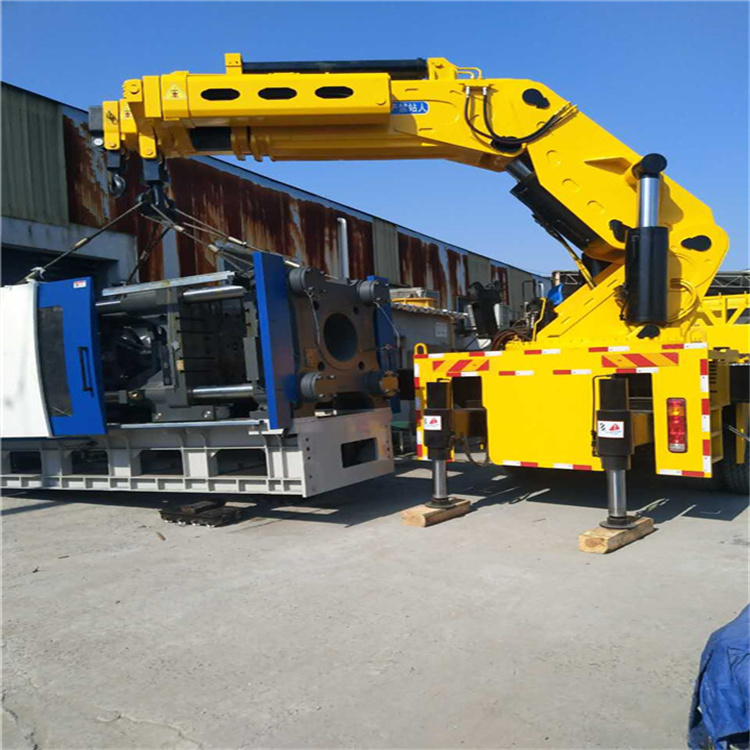 市中 大吨位折臂吊出租费用解析：一小时租赁多少钱