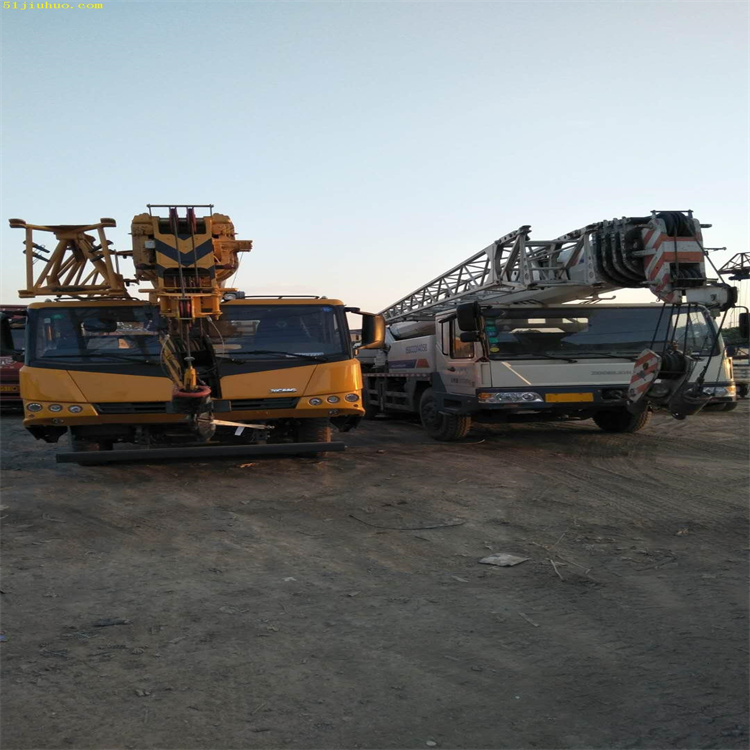 市中吊车吊挖机正确办法