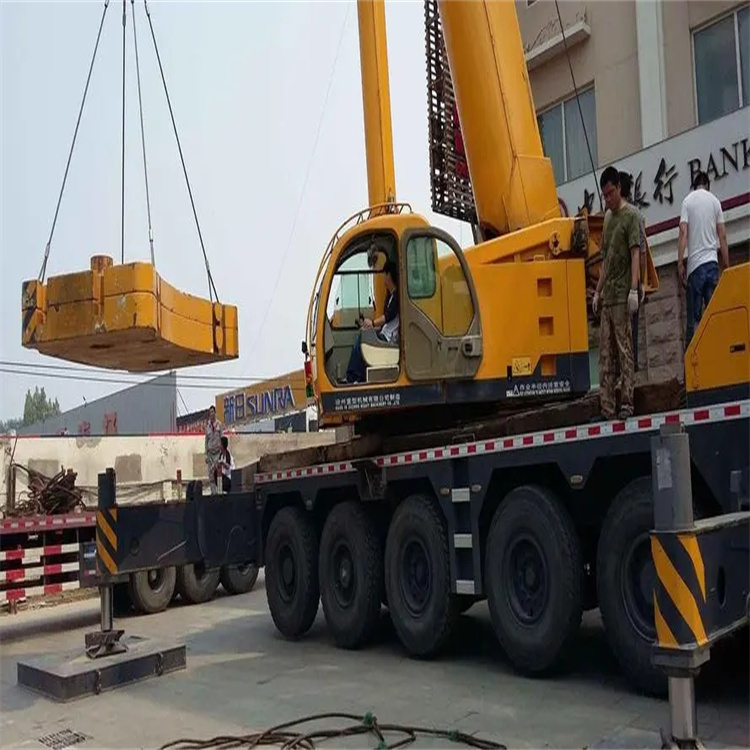 市中吊车怎么吊玻璃